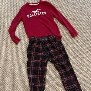 Hollister Mens Burgundy and Black Plaid Pajama Set xs